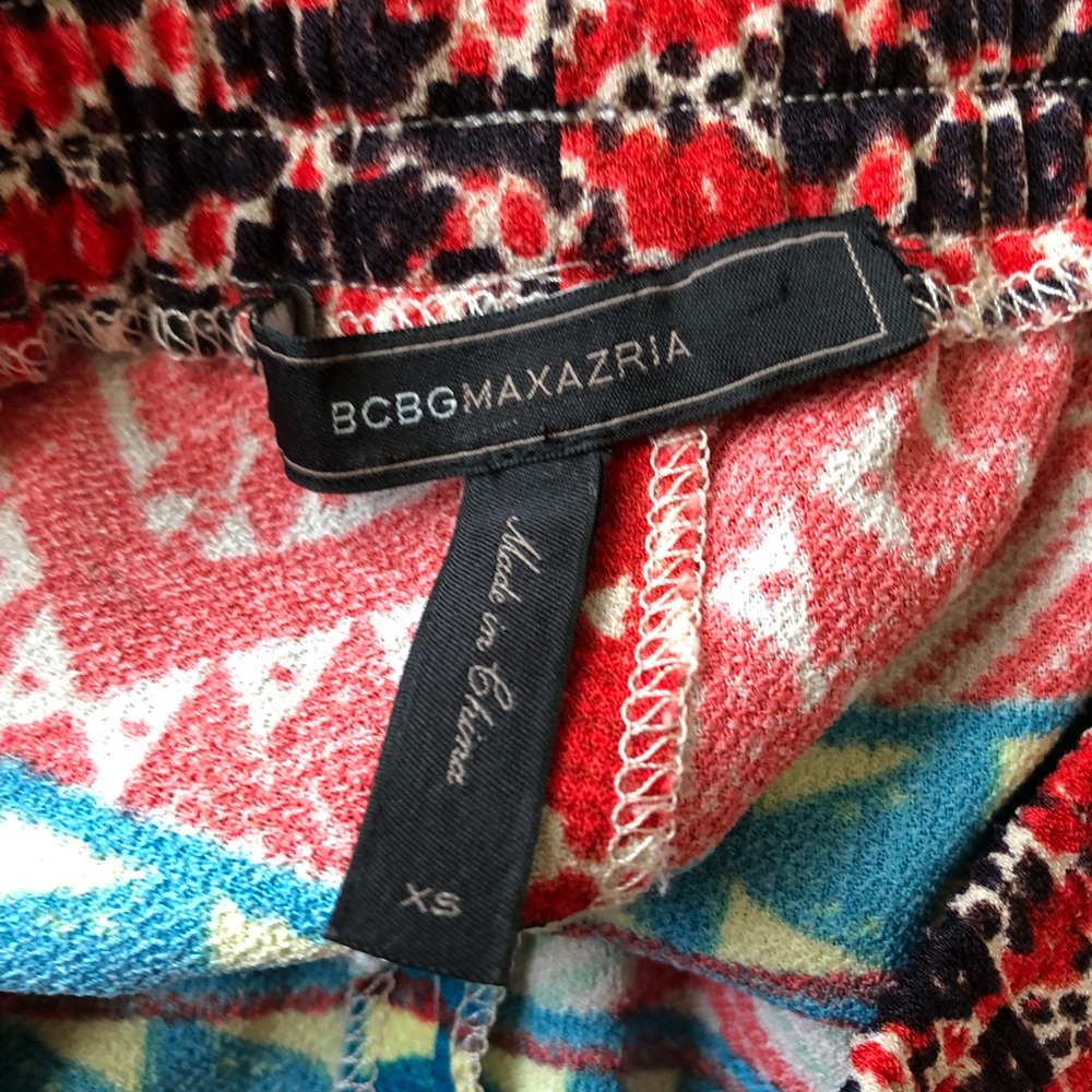 4/$20 • BCBGMAXAZRIA • oriel shorts - Picture 7 of 7